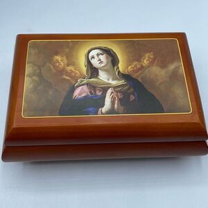 Vintage blessed Virgin Mary music box by Danbury Mint.